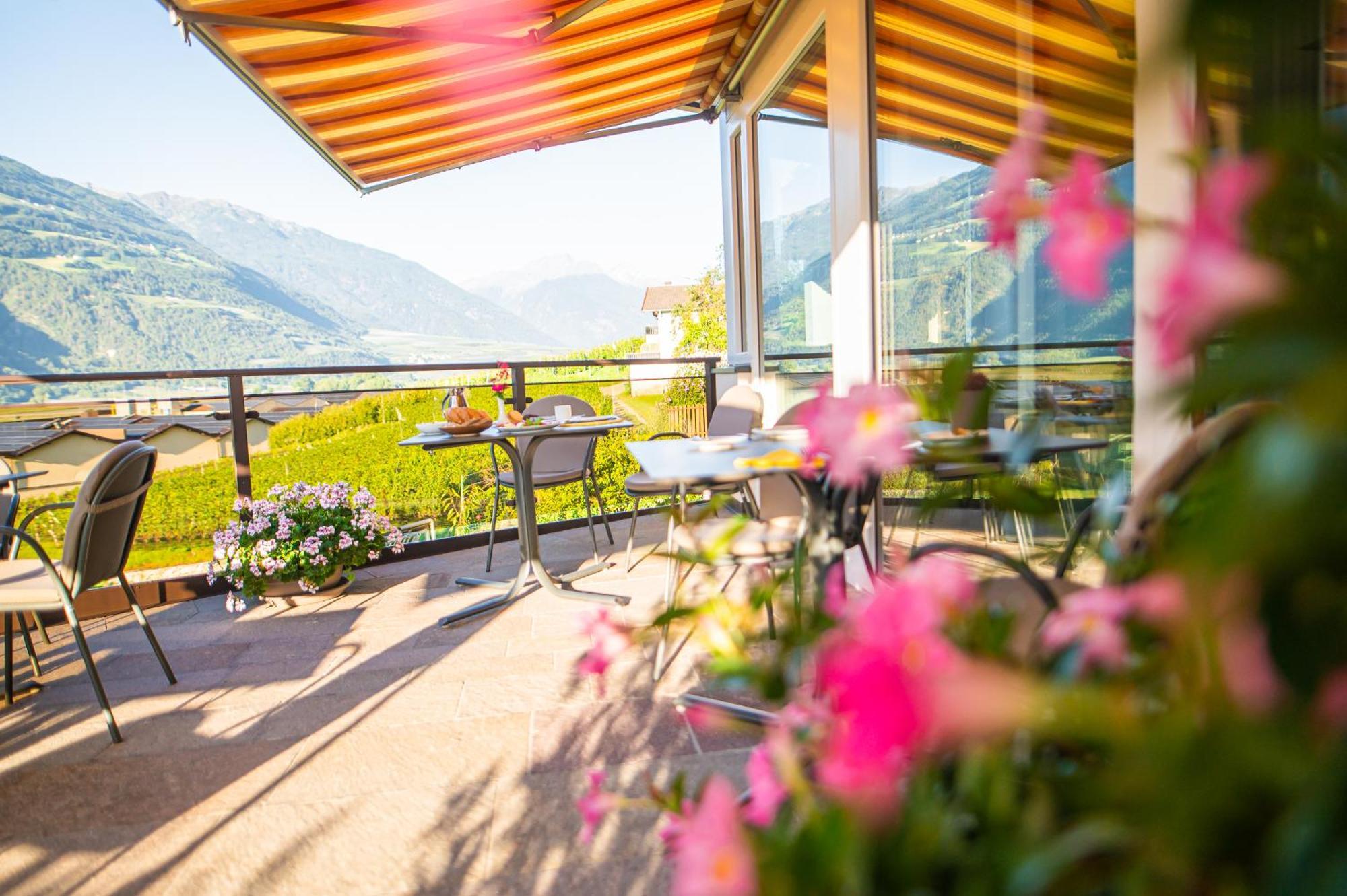 Pension Apartments Pardell Кастельбелло Экстерьер фото