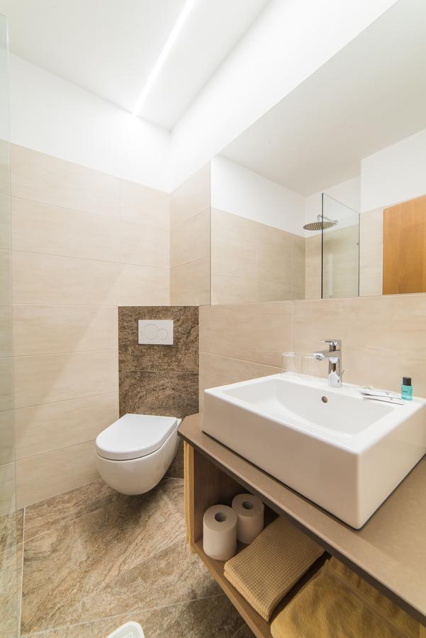 Pension Apartments Pardell Кастельбелло Экстерьер фото