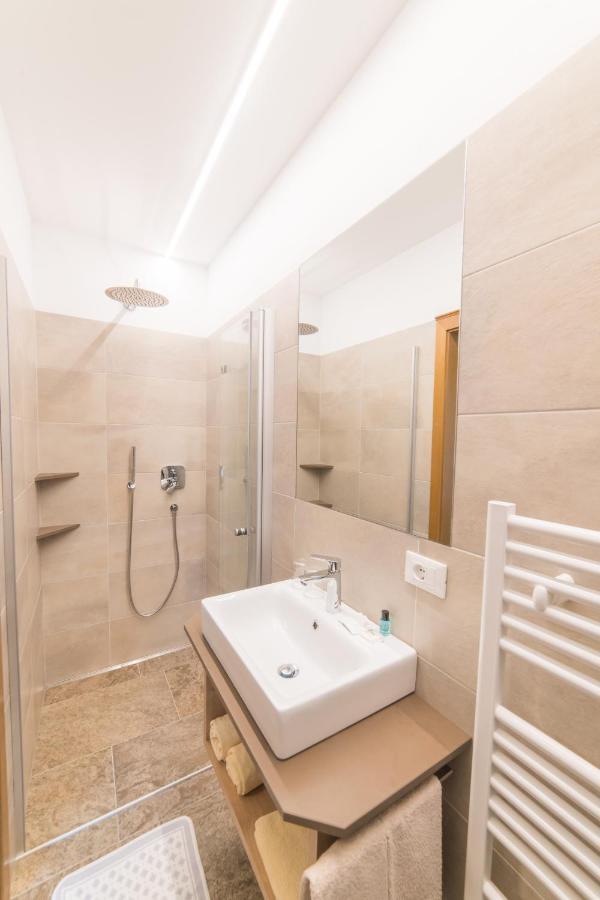 Pension Apartments Pardell Кастельбелло Экстерьер фото