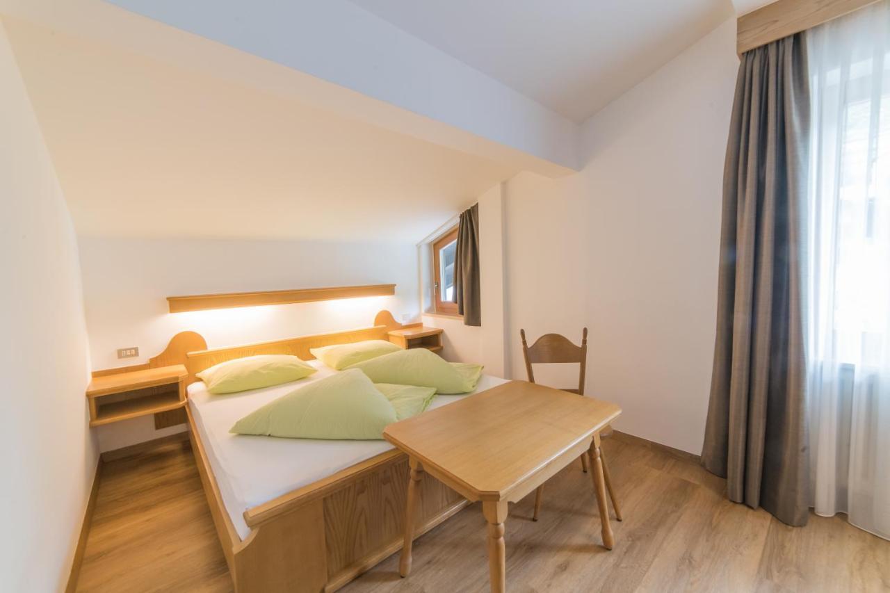 Pension Apartments Pardell Кастельбелло Экстерьер фото