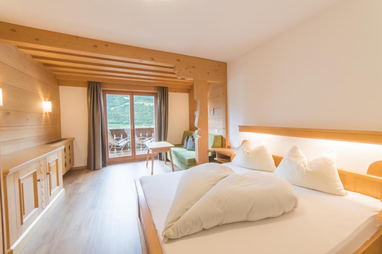 Pension Apartments Pardell Кастельбелло Экстерьер фото